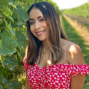 Meet your Posher, Lizzette